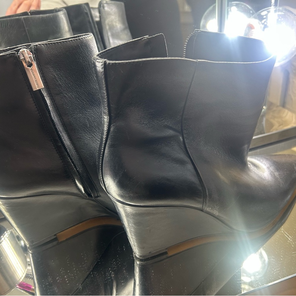 Vince Camuto black wedge booty size 10